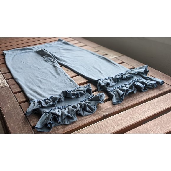 Stylish Blue Ruffle Hem Cropped Pants - Picture 3 of 11